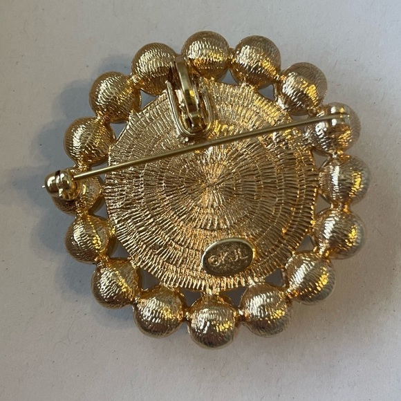 Kenneth Jay Lane KJL Circle Pearl Gold Brooch - Picture 3 of 4